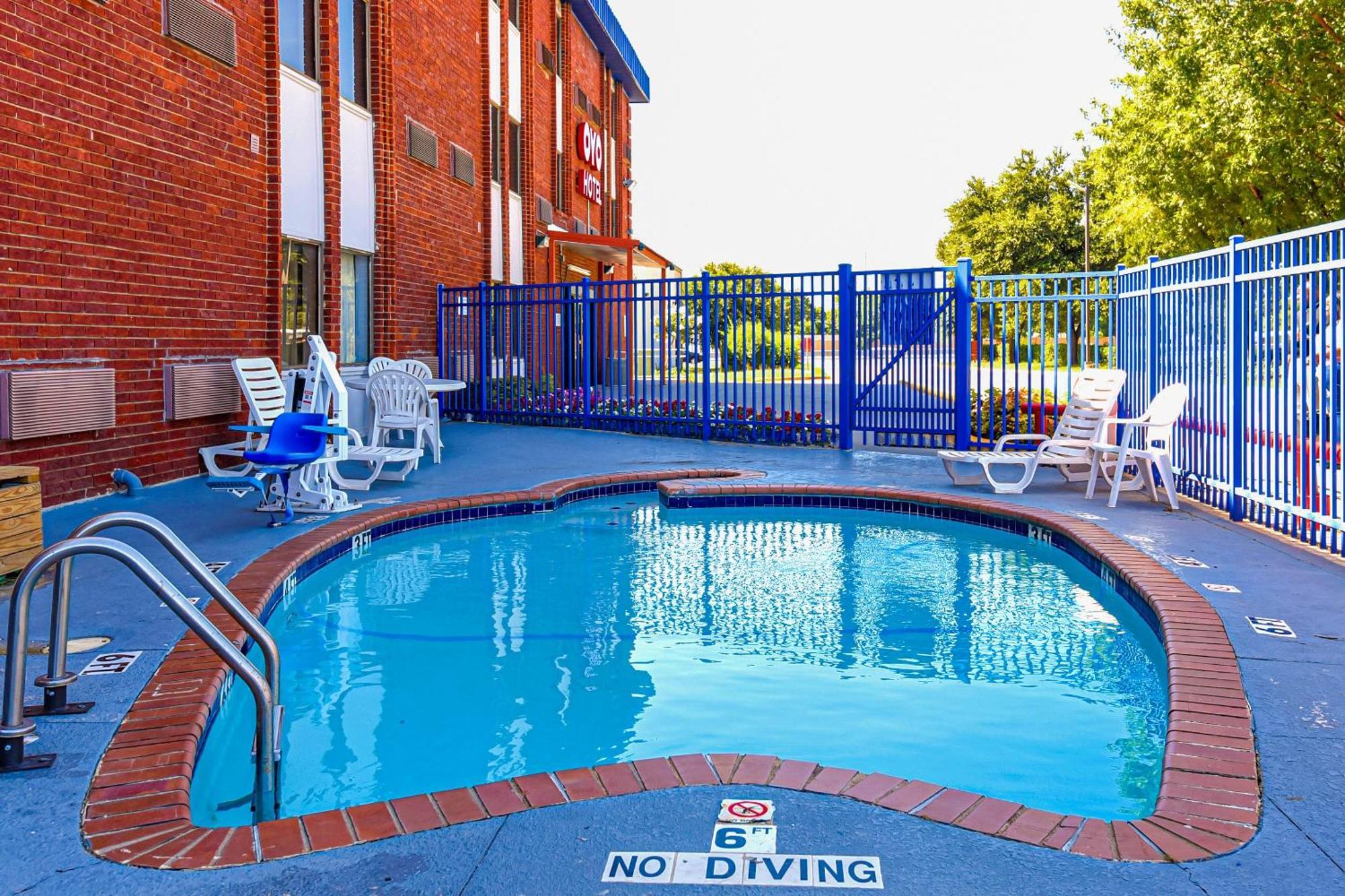 Oyo Hotel Irving Dfw Airport South Exterior foto